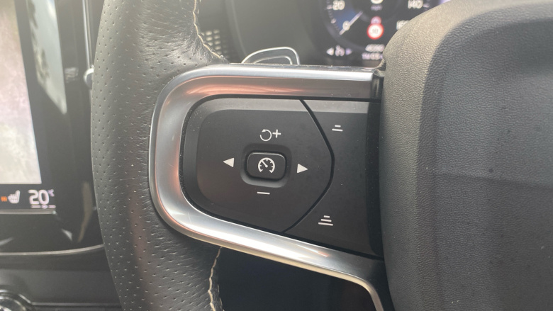 Volvo Xc40 2.0 T4 R DESIGN Pro 5dr AWD Geartronic Petrol Estate